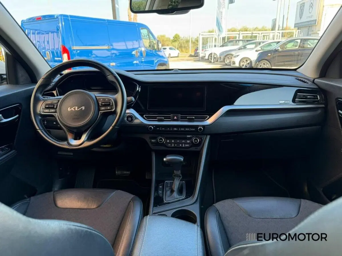 Kia Niro usata a Bari (13)