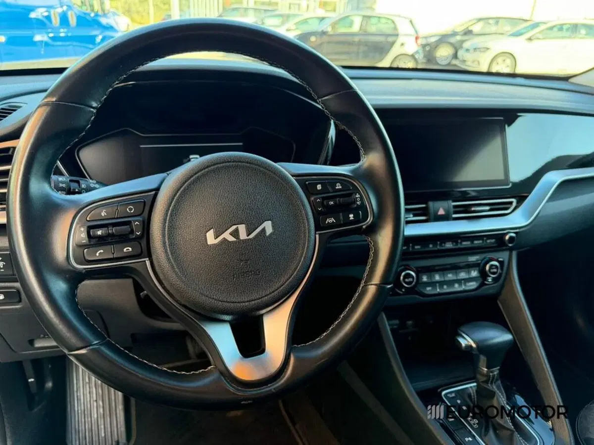 Kia Niro usata a Bari (14)