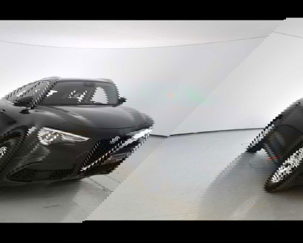 Alfa Romeo Stelvio usata a Bologna (3)