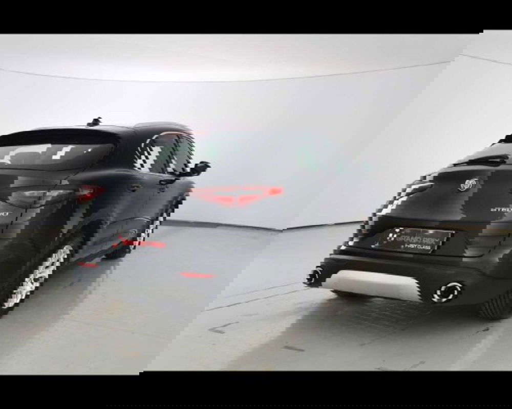 Alfa Romeo Stelvio usata a Bologna (5)