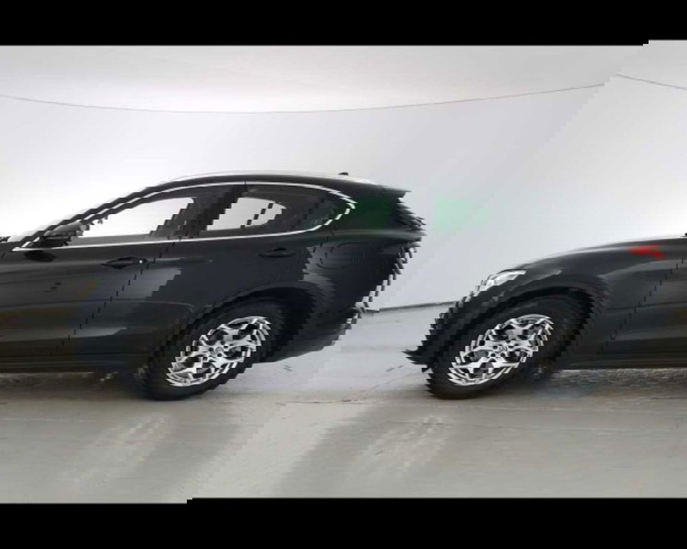 Alfa Romeo Stelvio usata a Bologna (8)