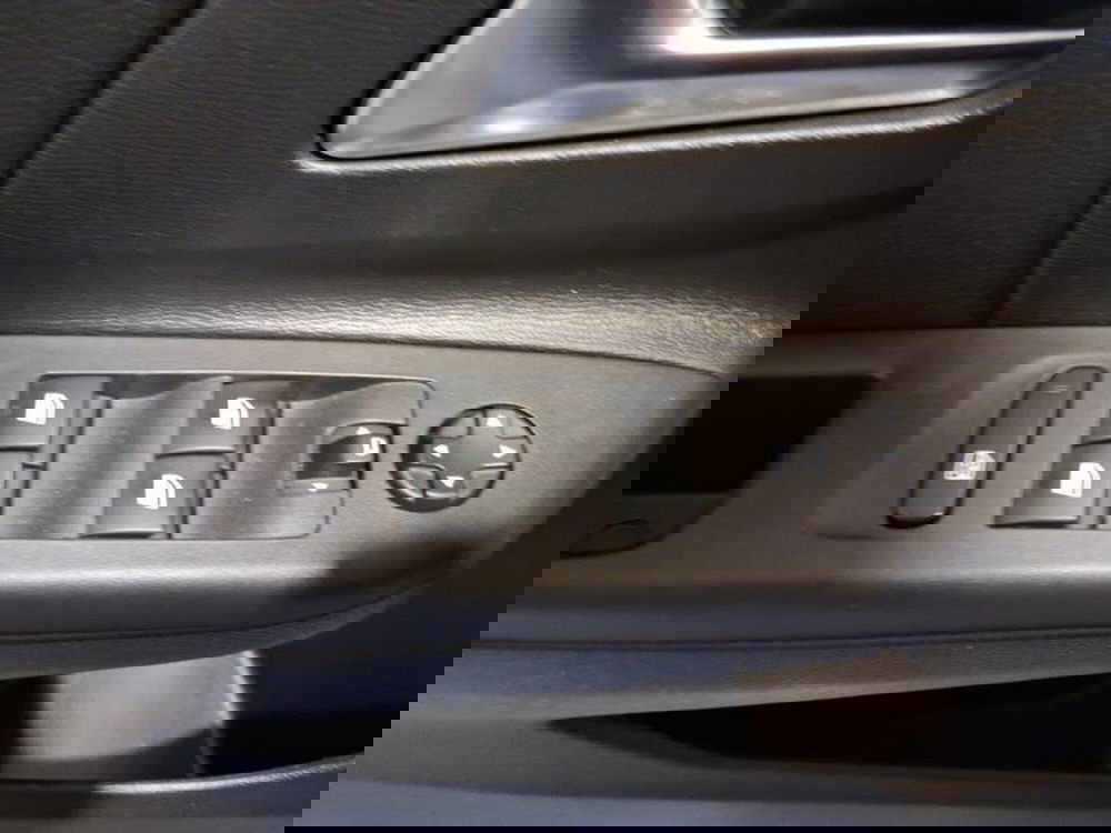 Opel Corsa usata a Genova (11)
