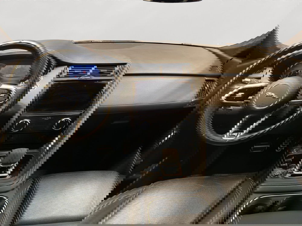 Jaguar E-Pace usata a Latina (4)