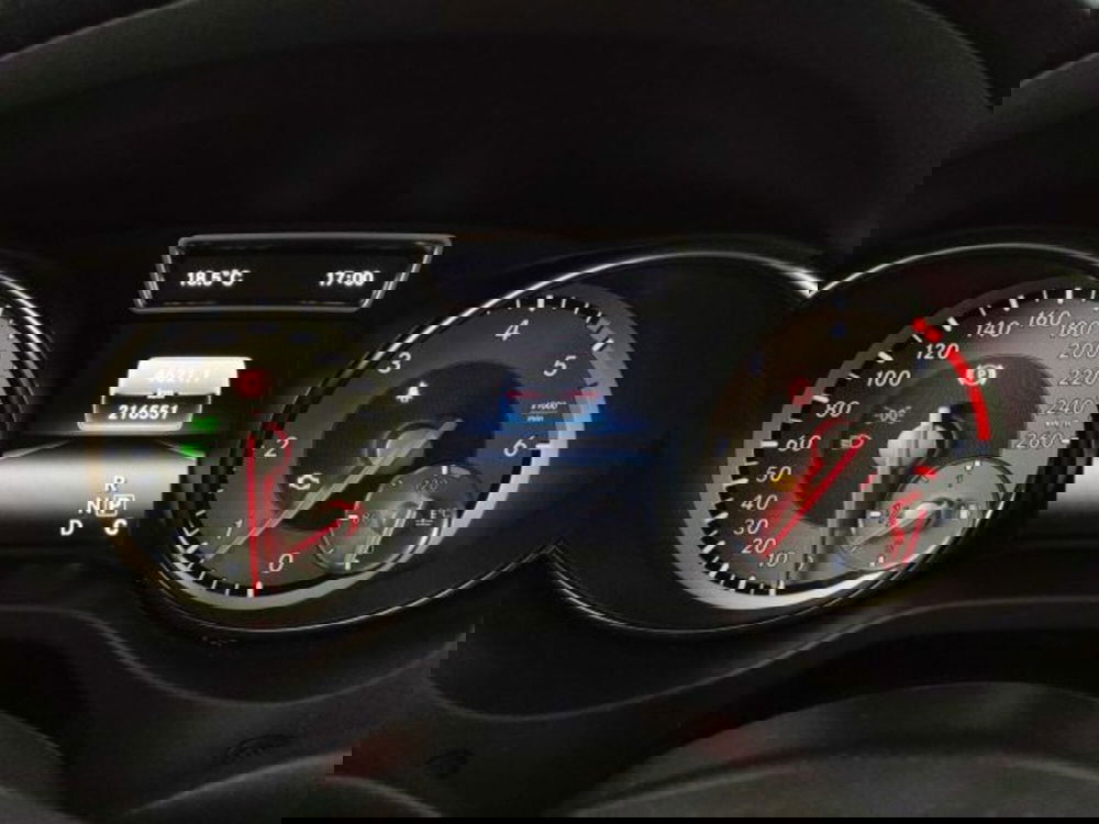 Mercedes-Benz CLA Shooting Brake usata a Modena (13)