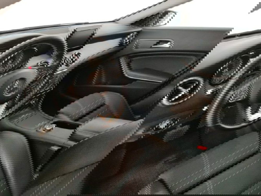 Mercedes-Benz CLA Shooting Brake usata a Modena (8)