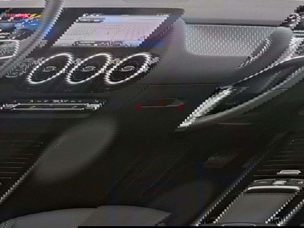 Mercedes-Benz GLA SUV usata a Novara (10)