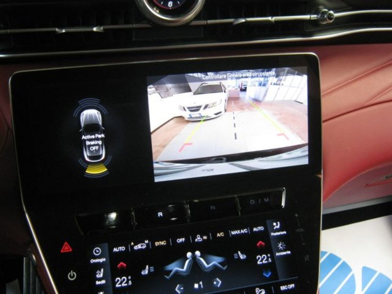 Maserati Grecale usata a Fermo (14)