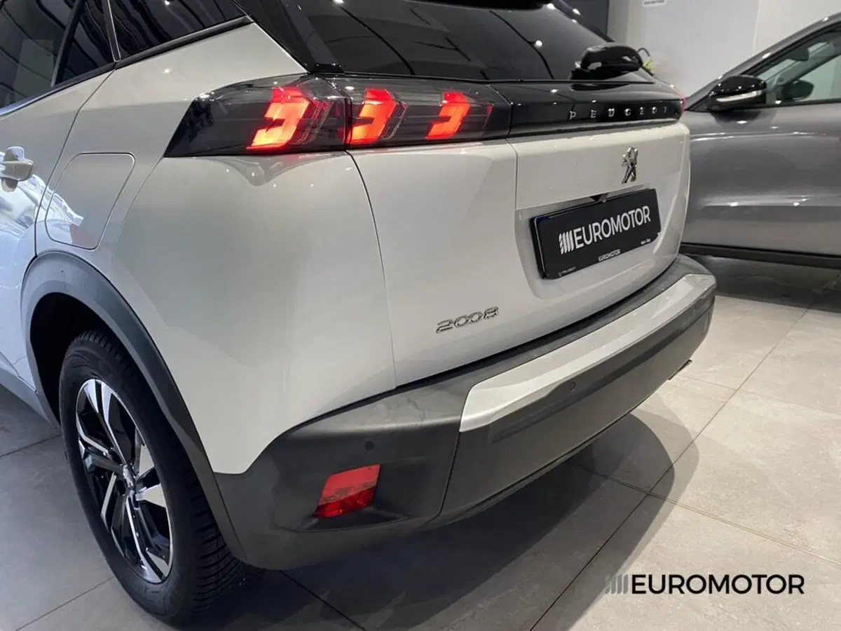 Peugeot 2008 usata a Bari (10)