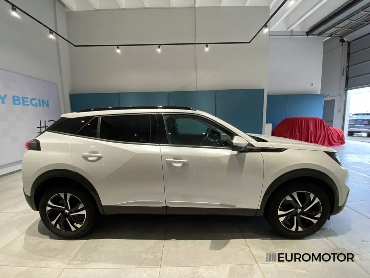 Peugeot 2008 usata a Bari (6)