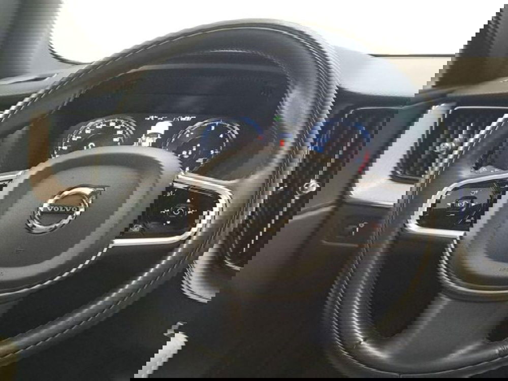 Volvo XC60 usata a Verona (8)