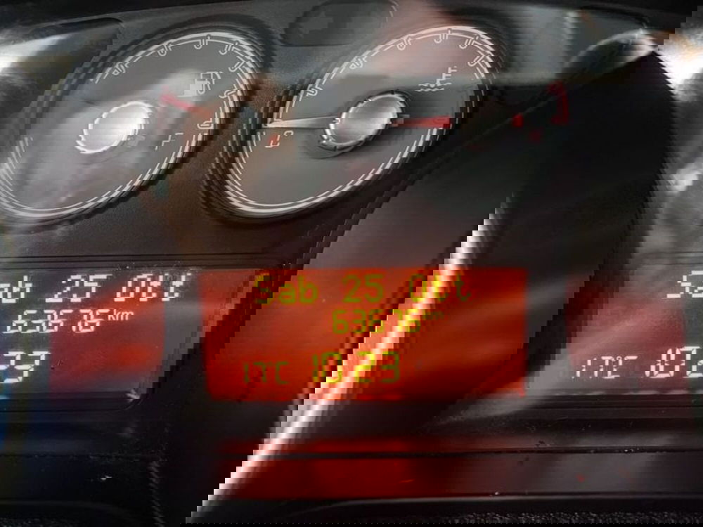 Fiat Punto usata a Prato (10)