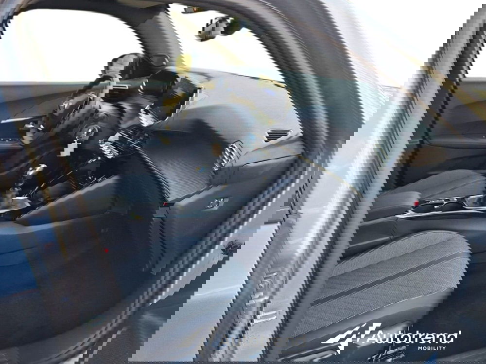 Peugeot 2008 usata a Bari (6)