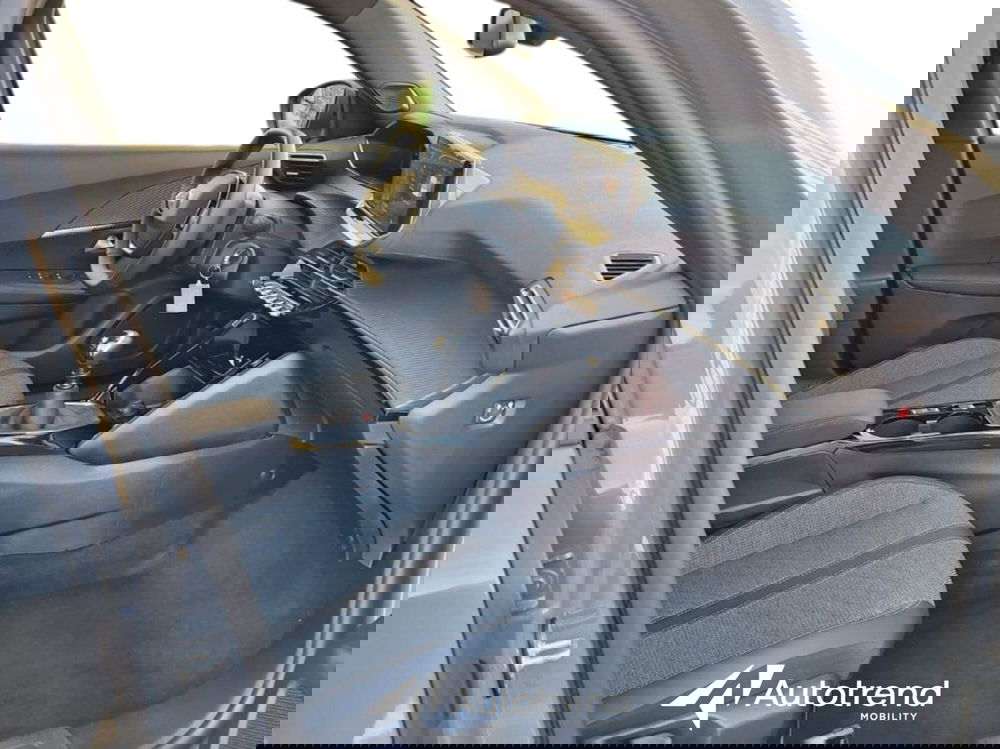 Peugeot 2008 usata a Bari (6)