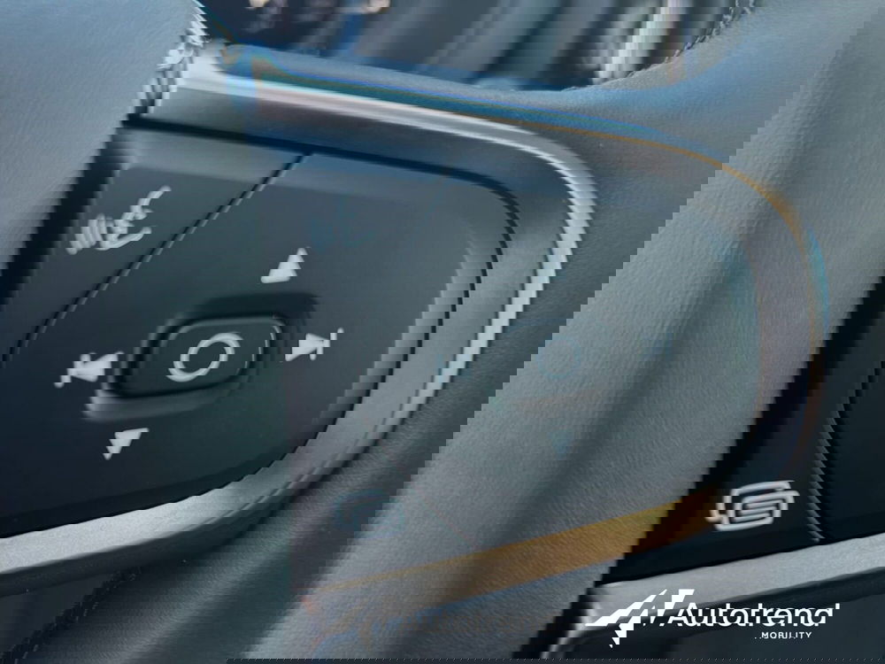 Volvo XC60 usata a Bari (11)