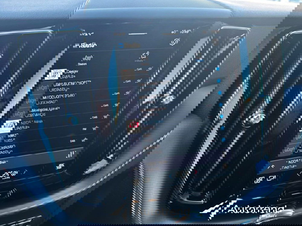 Volvo XC60 usata a Bari (16)