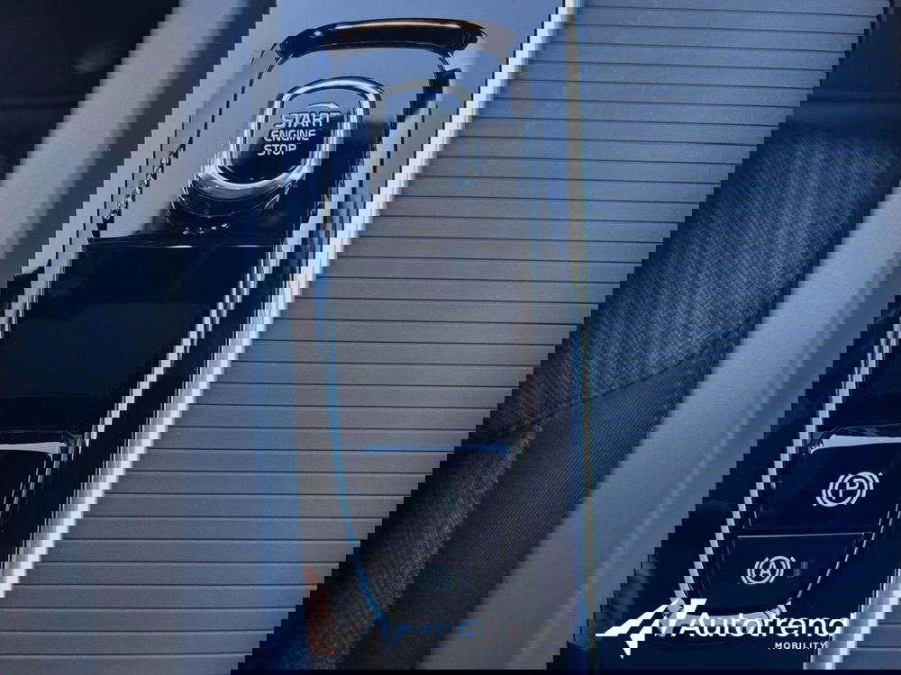 Volvo XC60 usata a Bari (18)