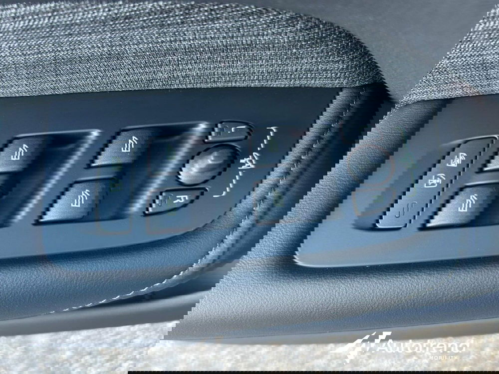 Volvo XC60 usata a Bari (19)