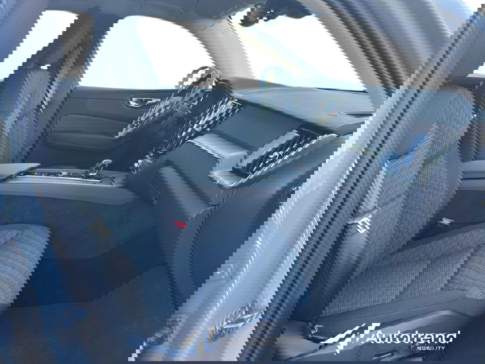 Volvo XC60 usata a Bari (7)