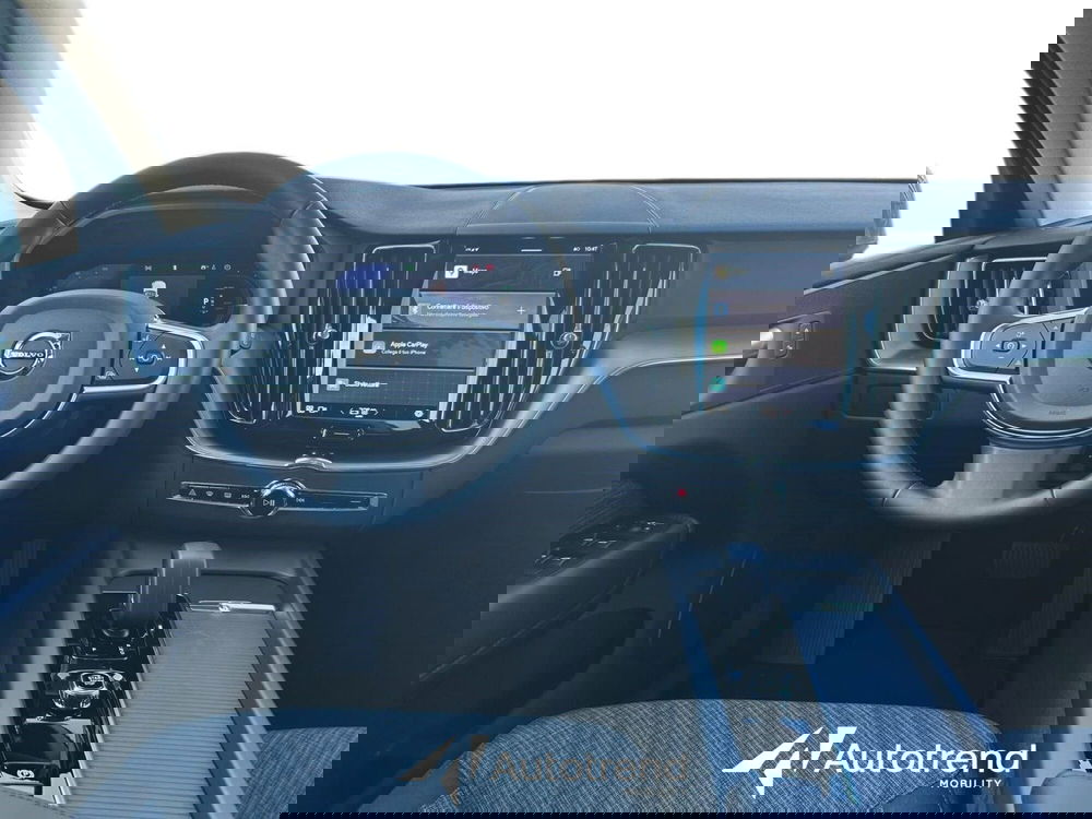 Volvo XC60 usata a Bari (9)