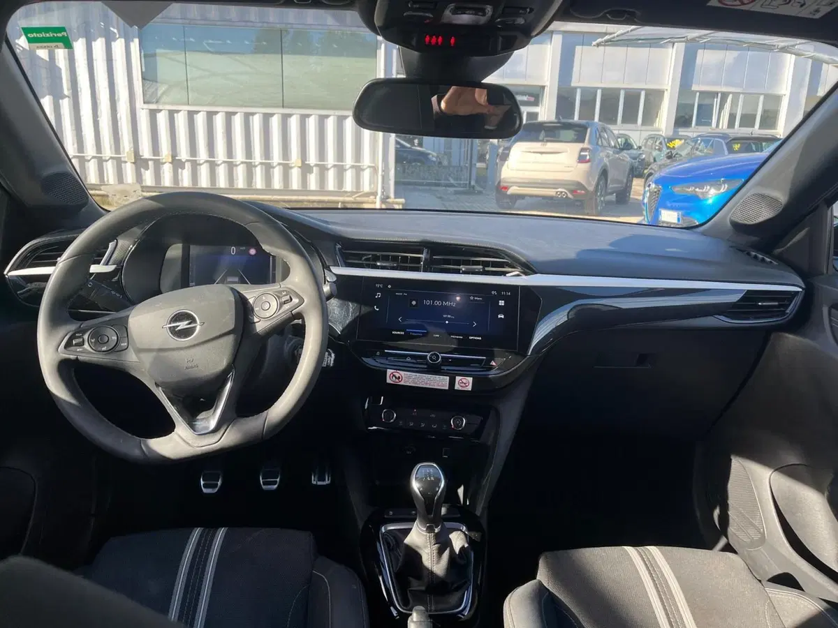 Opel Corsa usata a Milano (15)