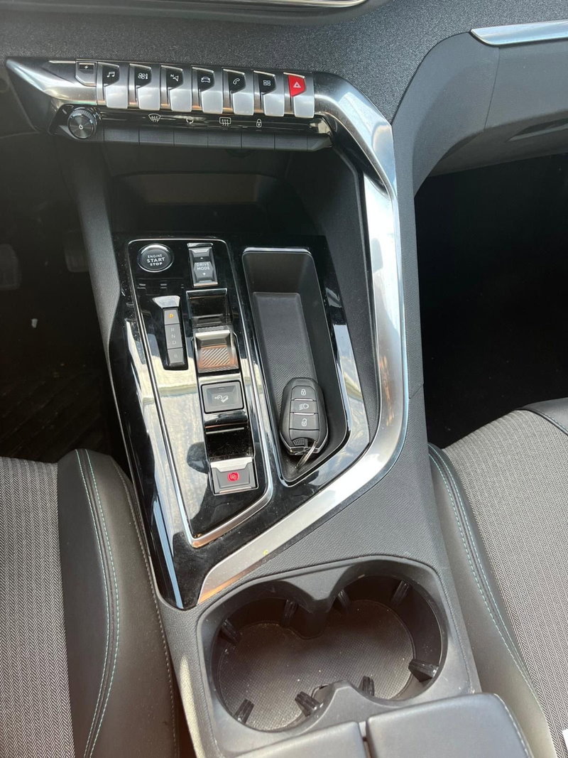 Peugeot 3008 usata a Milano (17)