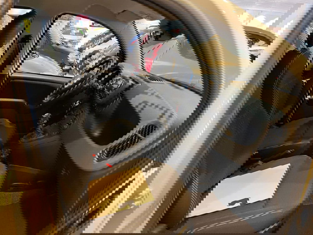 Fiat Panda Cross nuova a Milano (11)