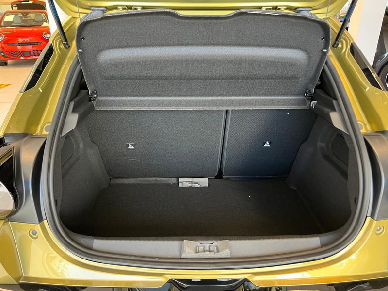 Lancia Ypsilon nuova a Milano (10)