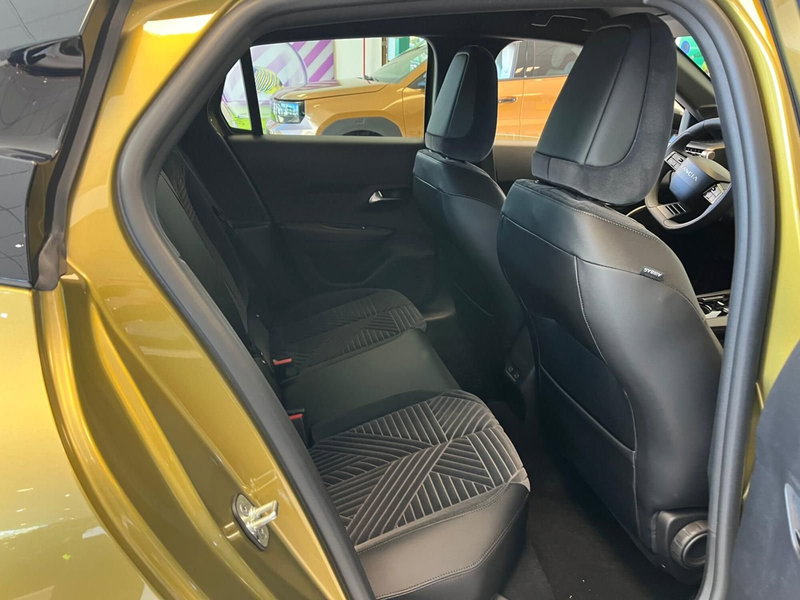Lancia Ypsilon nuova a Milano (13)