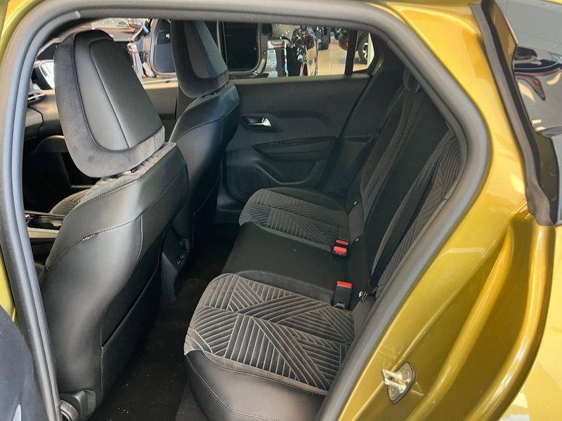 Lancia Ypsilon nuova a Milano (14)