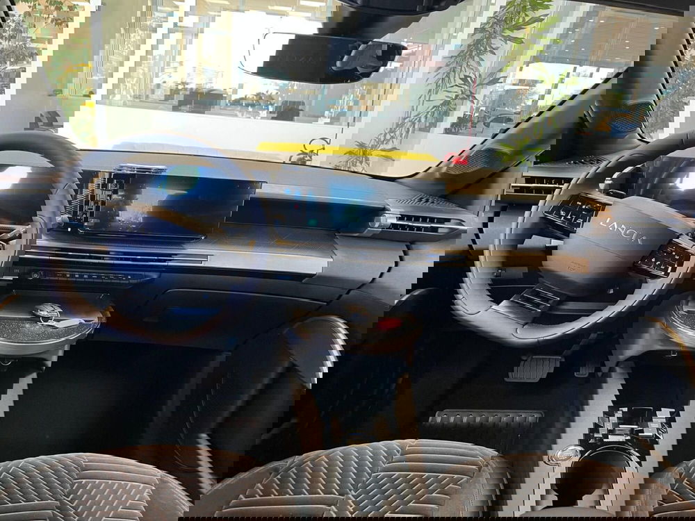 Lancia Ypsilon nuova a Milano (15)