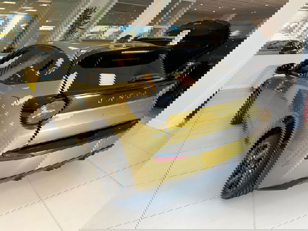 Lancia Ypsilon nuova a Milano (6)