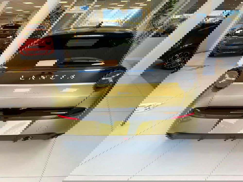 Lancia Ypsilon nuova a Milano (8)