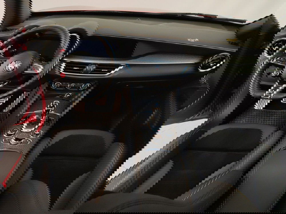 Alfa Romeo Stelvio usata a Caserta (17)