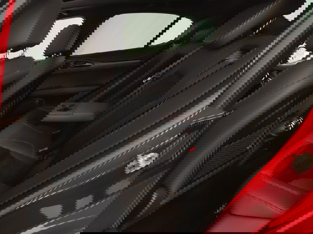 Alfa Romeo Stelvio usata a Caserta (20)