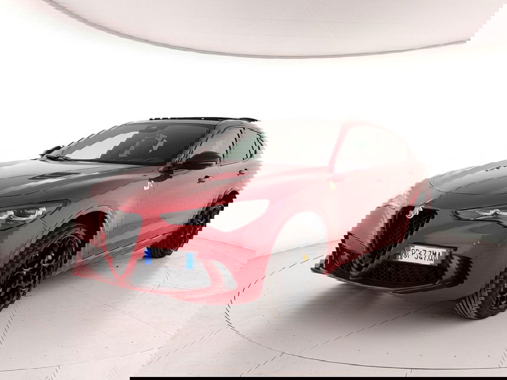 Alfa Romeo Stelvio usata a Caserta (3)