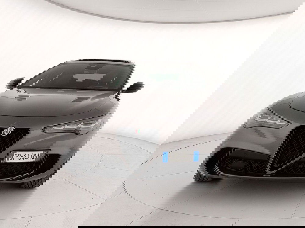 Alfa Romeo Stelvio usata a Caserta (3)