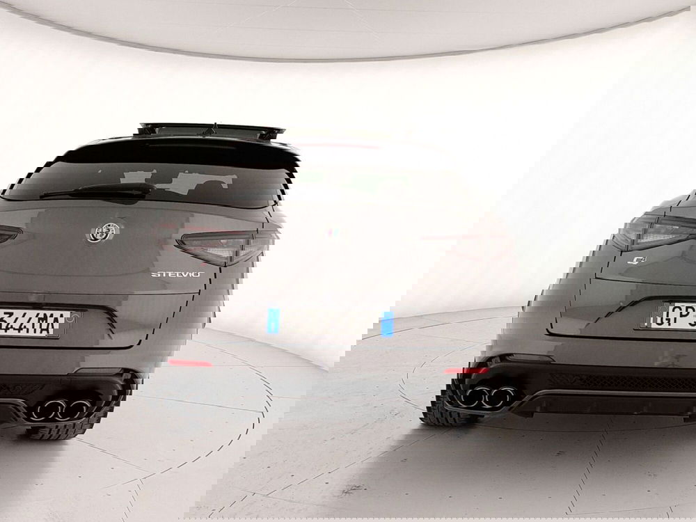 Alfa Romeo Stelvio usata a Caserta (6)