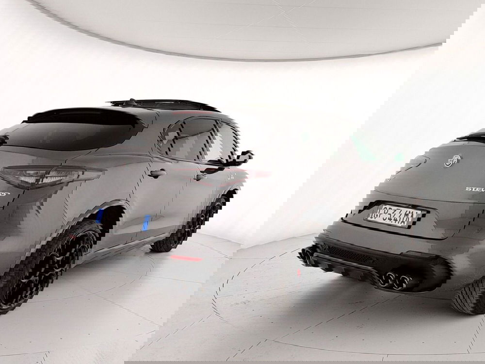 Alfa Romeo Stelvio usata a Caserta (7)