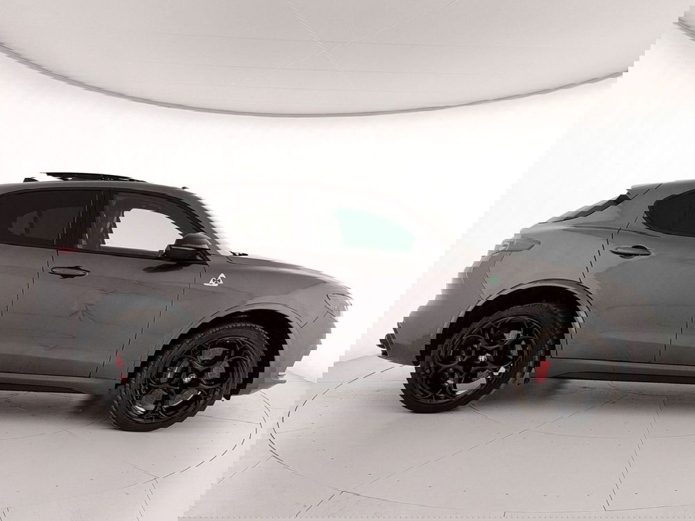 Alfa Romeo Stelvio usata a Caserta (8)