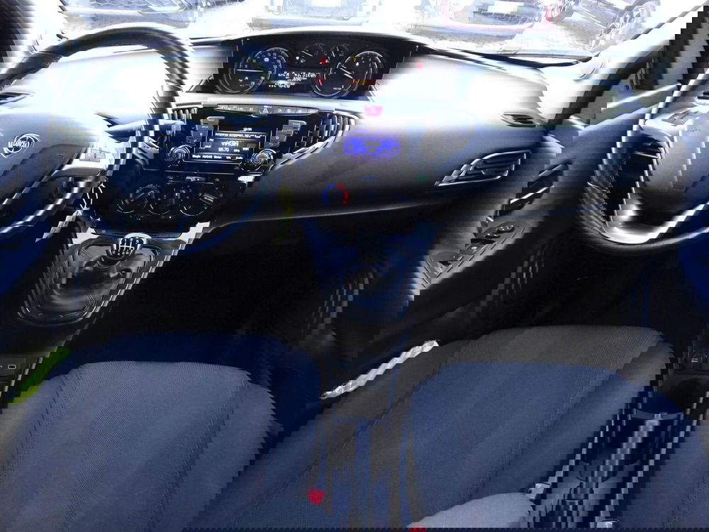 Lancia Ypsilon usata a Treviso (12)