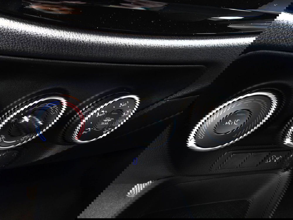 Toyota Aygo X nuova a Treviso (14)