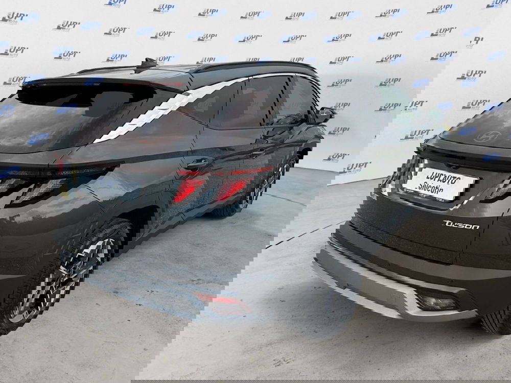 Hyundai Tucson nuova a Pistoia (5)