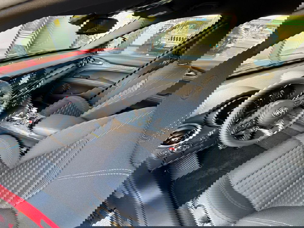 Alfa Romeo Stelvio nuova a Reggio Emilia (9)