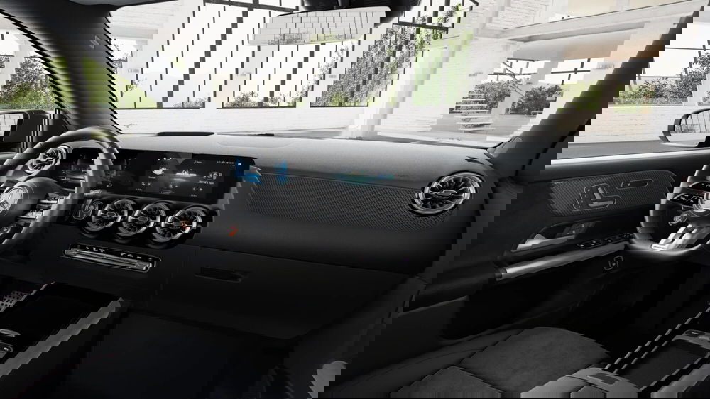 Mercedes-Benz GLA SUV nuova a Milano (5)