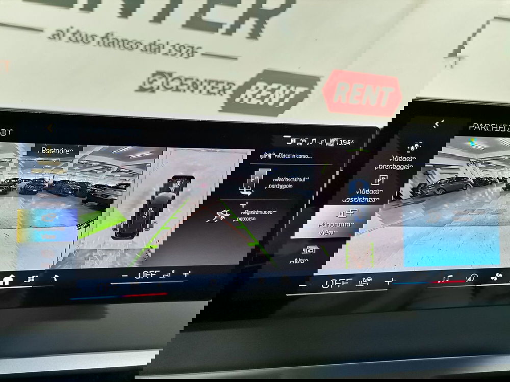 BMW iX usata a Salerno (11)