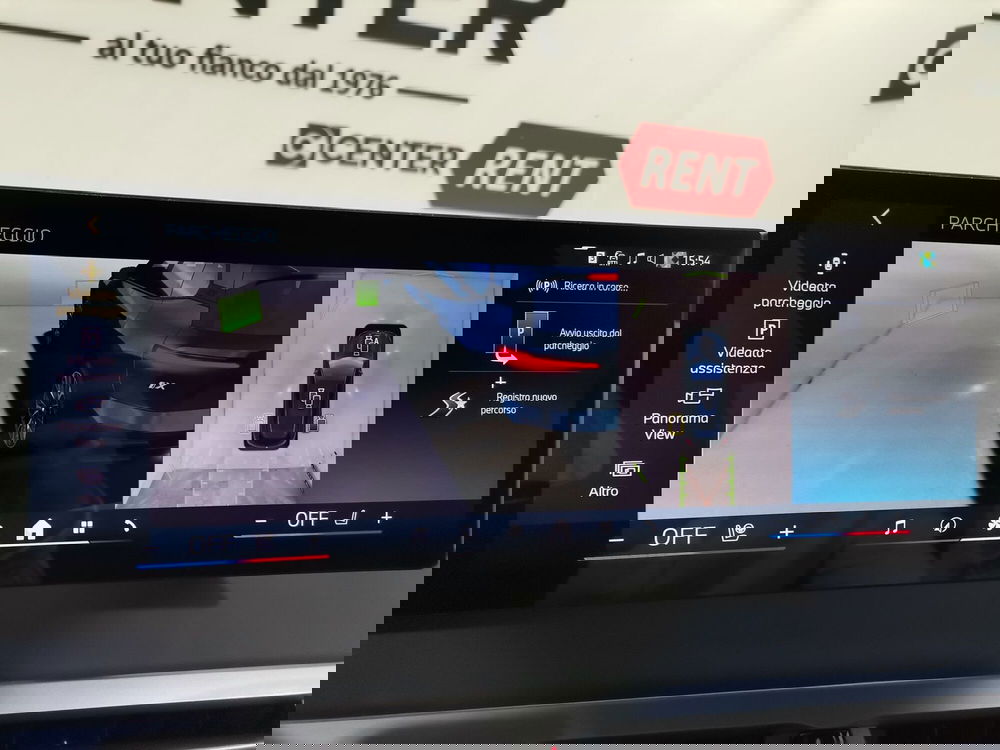 BMW iX usata a Salerno (13)