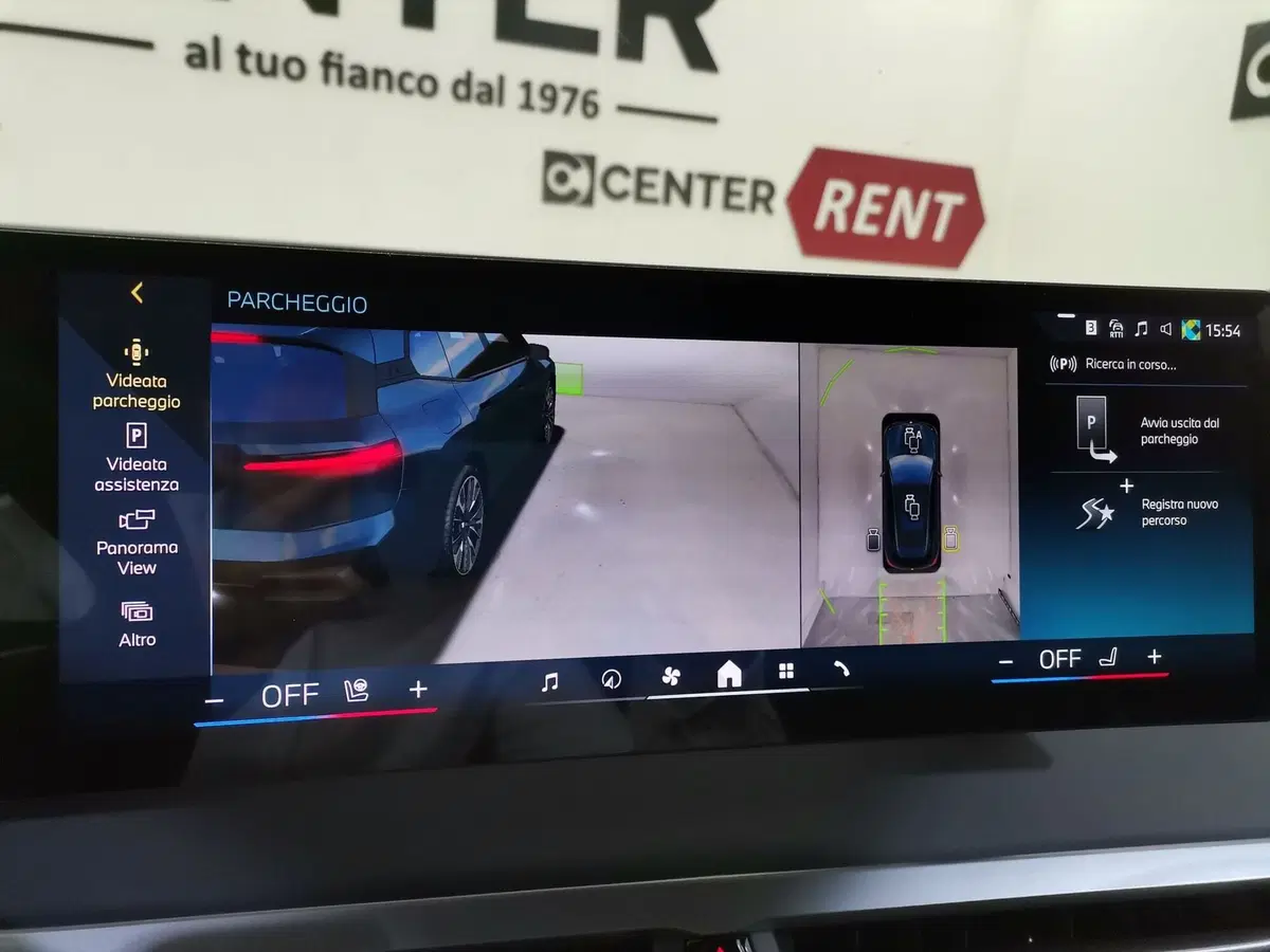 BMW iX usata a Salerno (14)