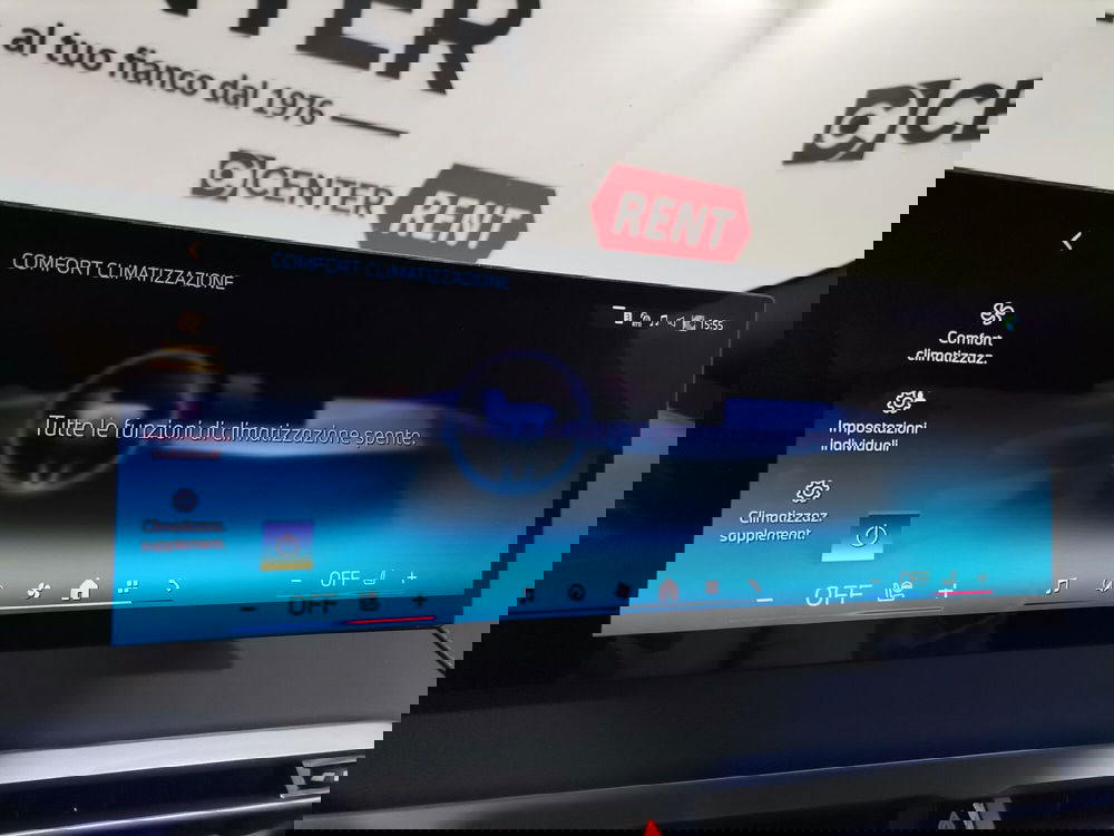 BMW iX usata a Salerno (17)