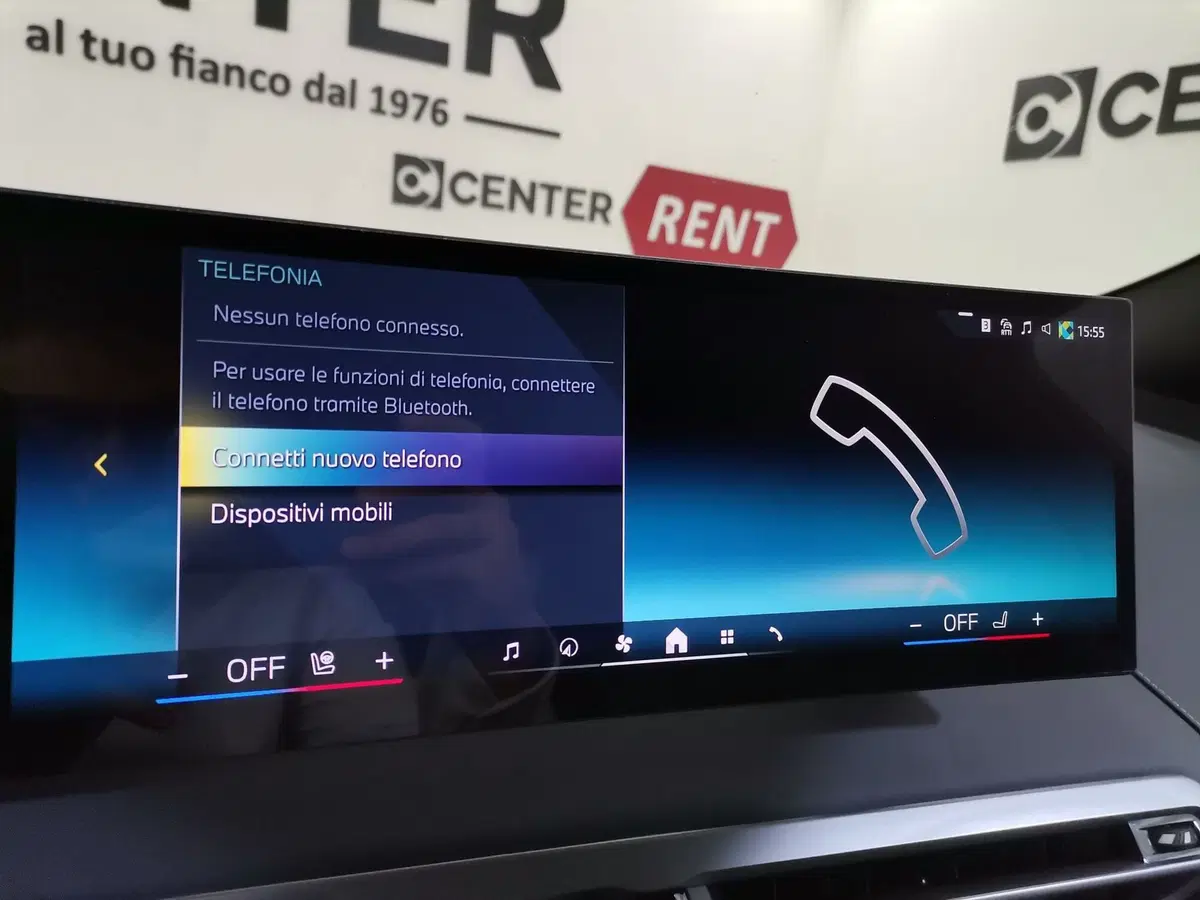 BMW iX usata a Salerno (18)