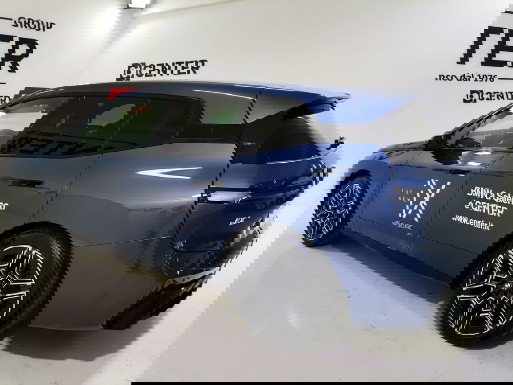 BMW iX usata a Salerno (4)